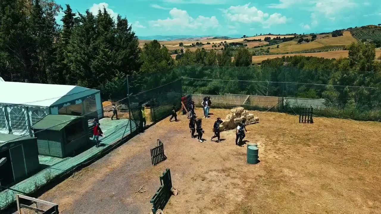 Il campo da paintball e le colline intorno a Enna